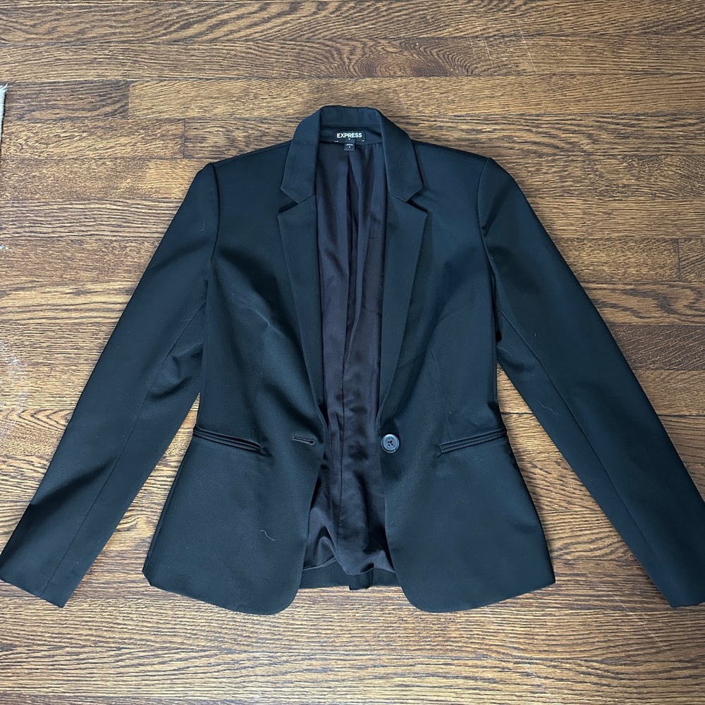 Express blazer, short and pinched at the waist